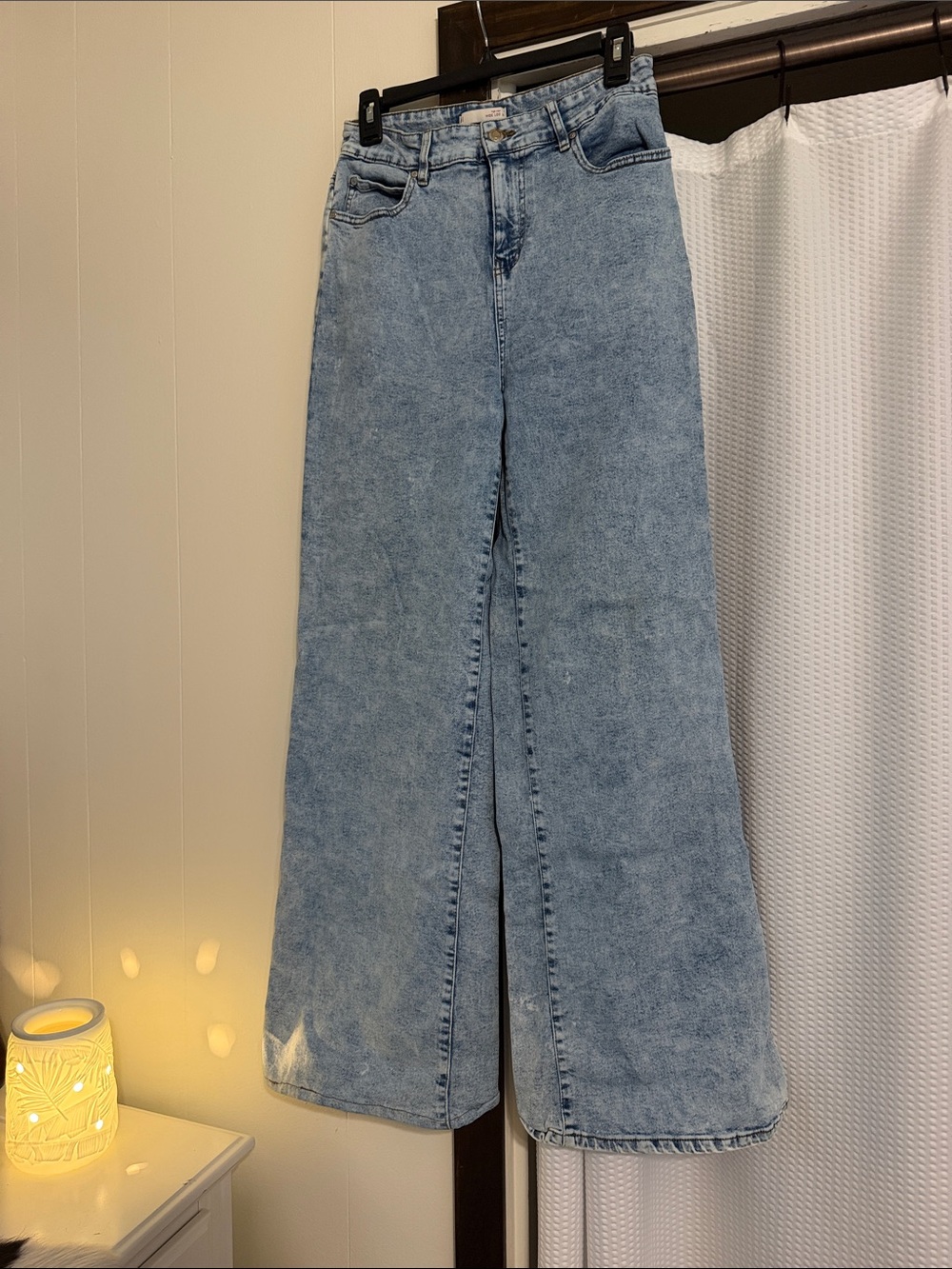 Light Wash Wide Leg Women’s Jeans